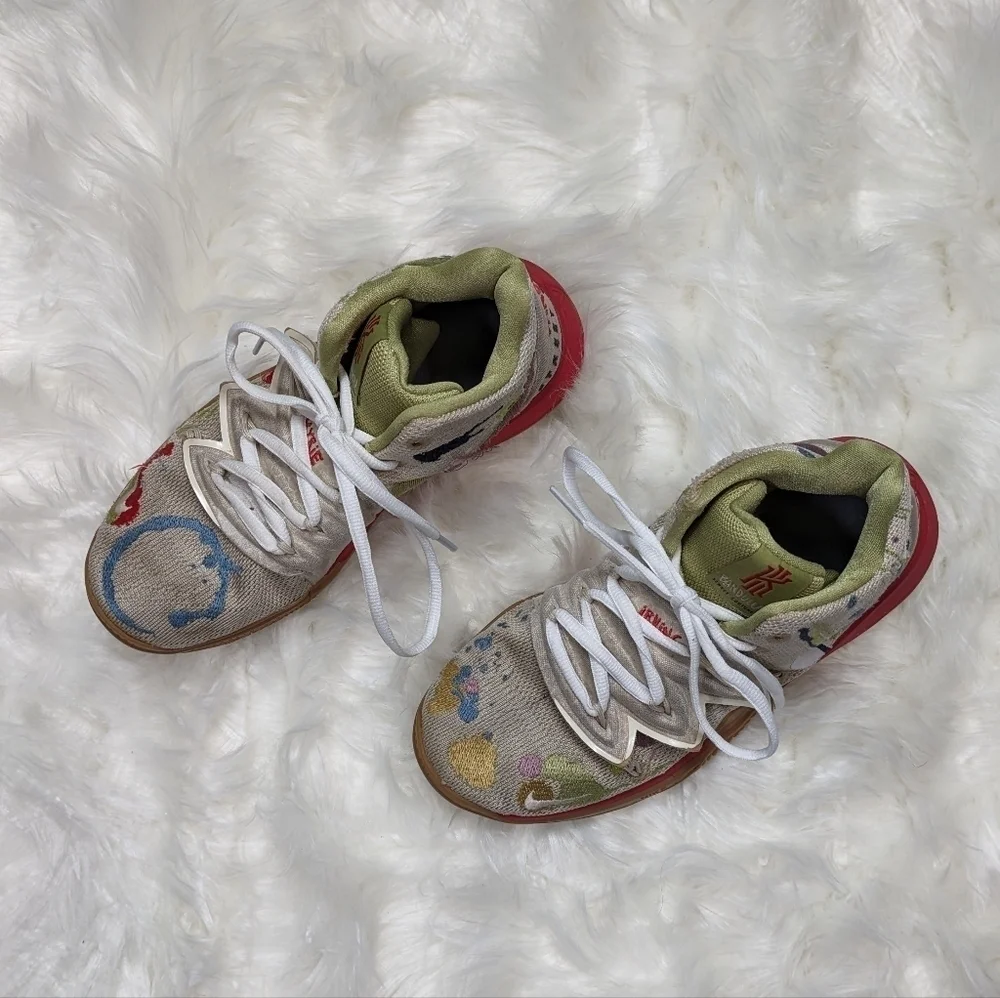 Nike Bandulu Kyrie 5 Embroidered Splatters Basketball Shoes Size Youth 5.5‎